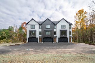 14C Mohawk Drive, Londonderry, NH 03053