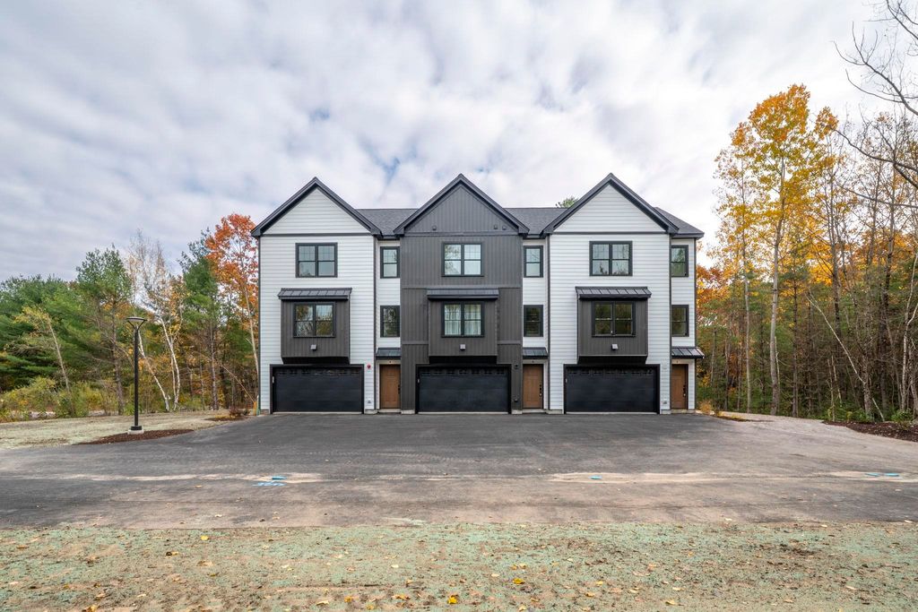 14C Mohawk Drive, Londonderry, NH 03053