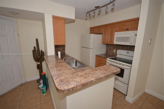 2796 S University Drive 2102, Davie, FL 33328