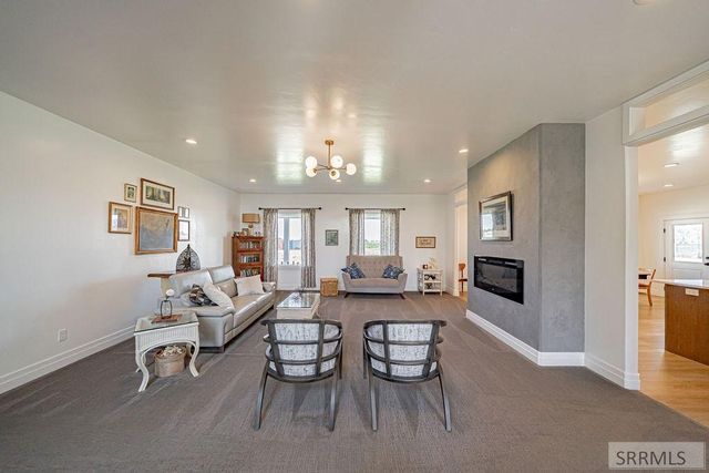 956 E 1100 N, Shelley, ID 83274