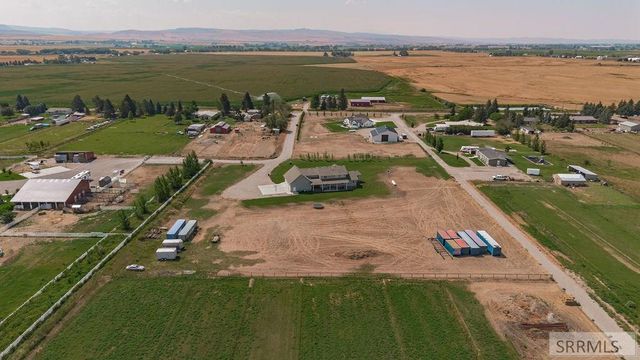 956 E 1100 N, Shelley, ID 83274