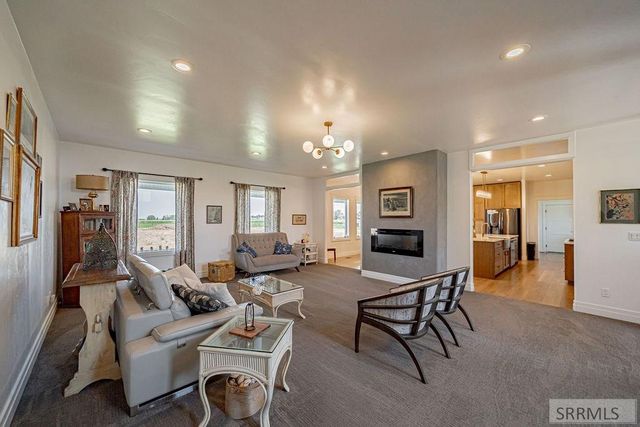 956 E 1100 N, Shelley, ID 83274