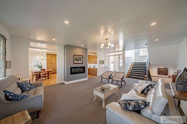 956 E 1100 N, Shelley, ID 83274