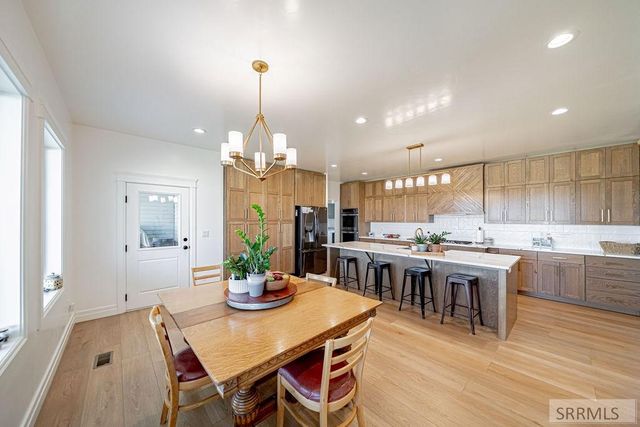 956 E 1100 N, Shelley, ID 83274