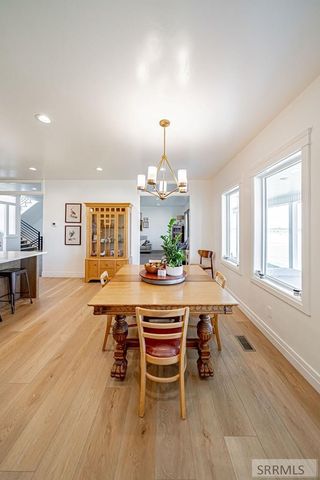 956 E 1100 N, Shelley, ID 83274