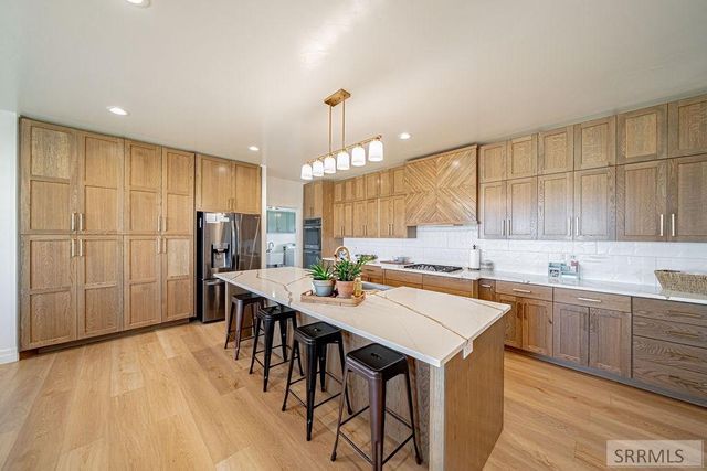 956 E 1100 N, Shelley, ID 83274