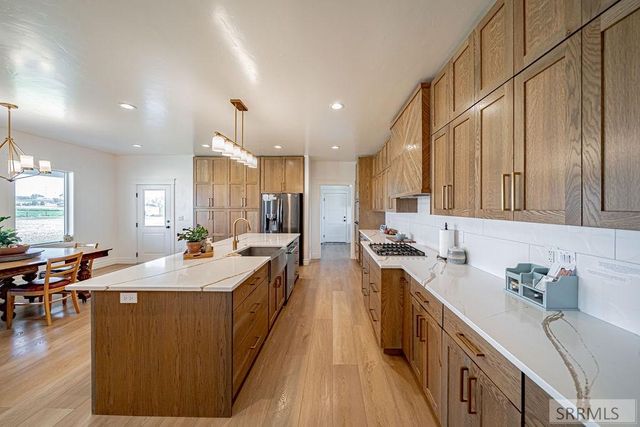 956 E 1100 N, Shelley, ID 83274