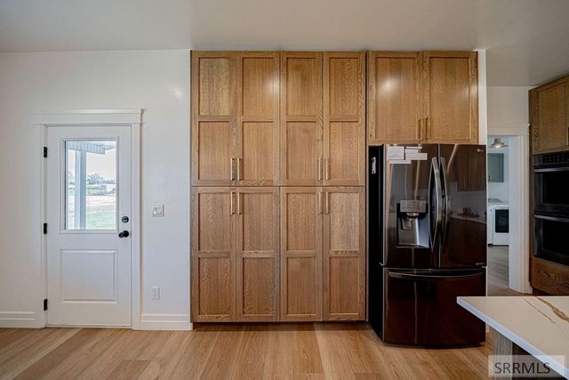 956 E 1100 N, Shelley, ID 83274