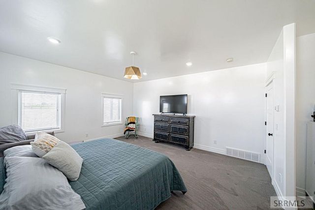956 E 1100 N, Shelley, ID 83274
