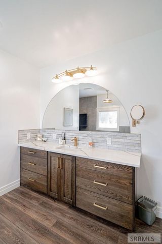 956 E 1100 N, Shelley, ID 83274