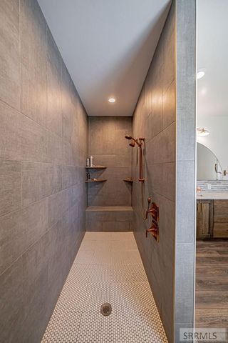 956 E 1100 N, Shelley, ID 83274