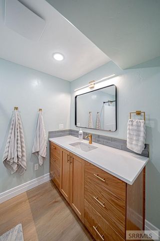 956 E 1100 N, Shelley, ID 83274