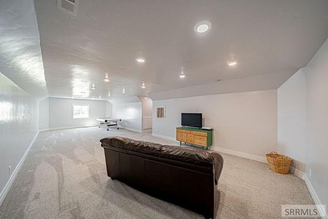 956 E 1100 N, Shelley, ID 83274