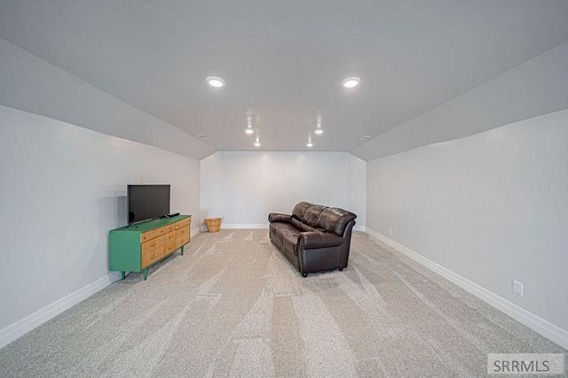 956 E 1100 N, Shelley, ID 83274