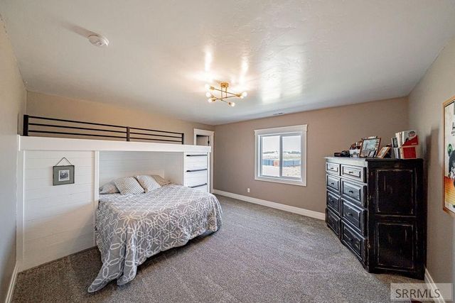 956 E 1100 N, Shelley, ID 83274