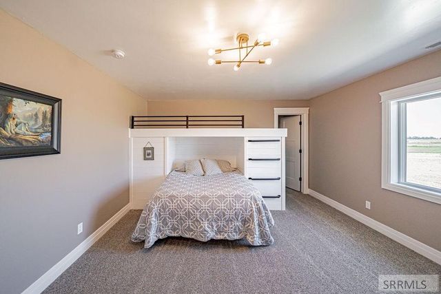 956 E 1100 N, Shelley, ID 83274