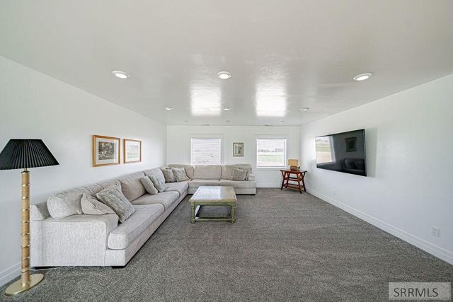 956 E 1100 N, Shelley, ID 83274