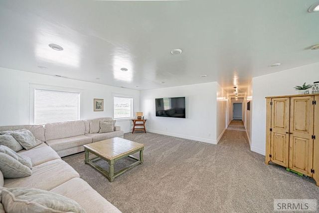 956 E 1100 N, Shelley, ID 83274