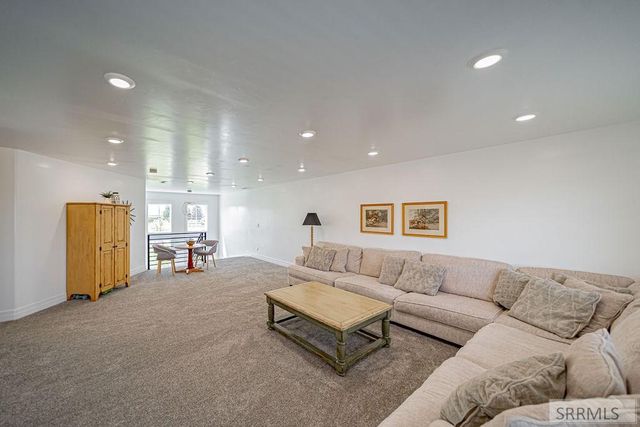 956 E 1100 N, Shelley, ID 83274