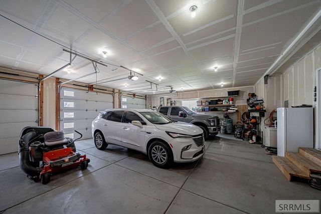 956 E 1100 N, Shelley, ID 83274