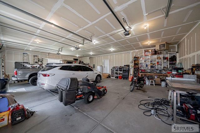 956 E 1100 N, Shelley, ID 83274