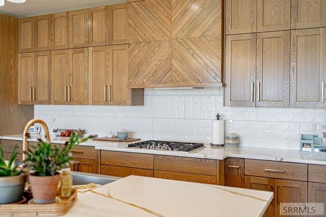 956 E 1100 N, Shelley, ID 83274