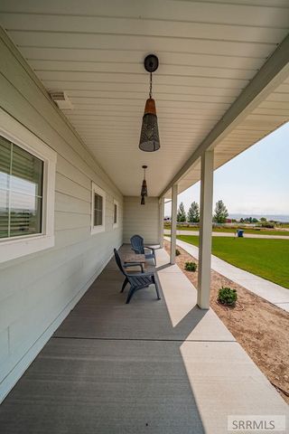 956 E 1100 N, Shelley, ID 83274