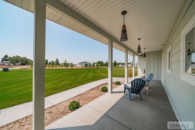 956 E 1100 N, Shelley, ID 83274