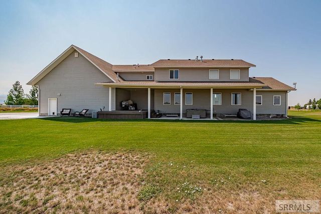 956 E 1100 N, Shelley, ID 83274