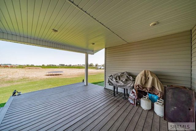 956 E 1100 N, Shelley, ID 83274
