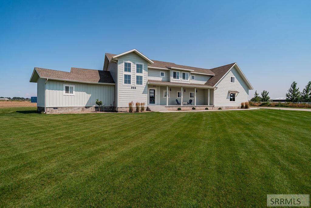 956 E 1100 N, Shelley, ID 83274
