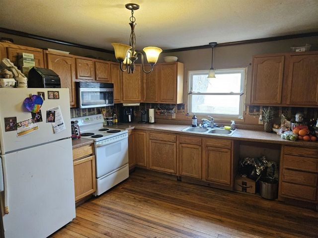 1014 Seventh Street, Three Rivers, MI 49093