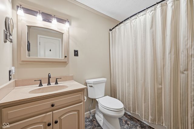 124 E Michelle Lane, Pendleton, IN 46064