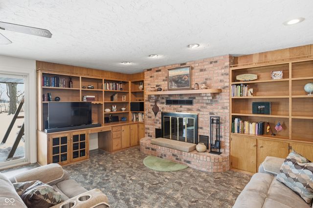 124 E Michelle Lane, Pendleton, IN 46064