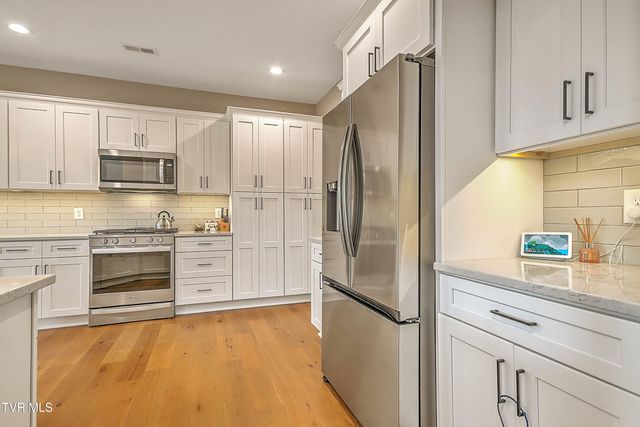 4091 Maize Place, Piney Flats, TN 37686