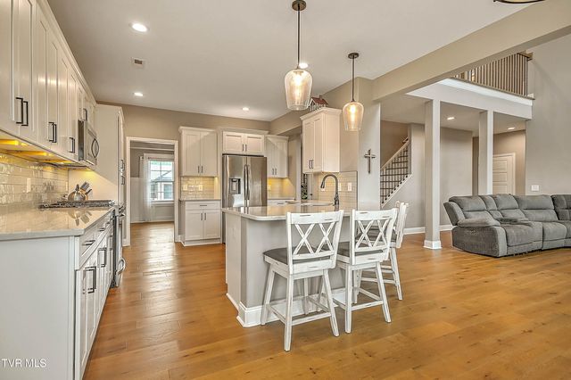 4091 Maize Place, Piney Flats, TN 37686