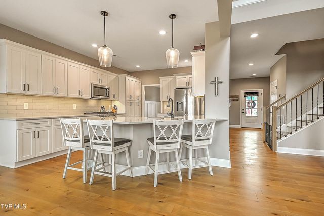 4091 Maize Place, Piney Flats, TN 37686