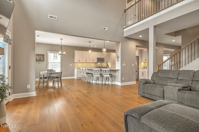 4091 Maize Place, Piney Flats, TN 37686