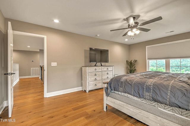 4091 Maize Place, Piney Flats, TN 37686