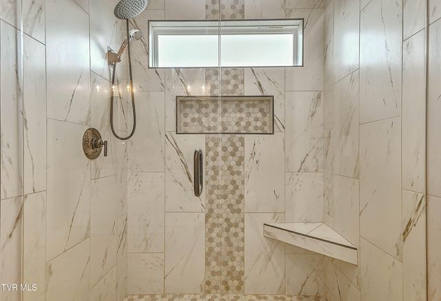 4091 Maize Place, Piney Flats, TN 37686