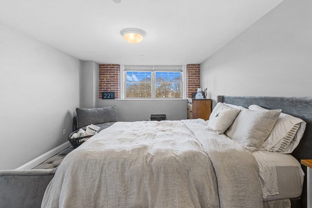 1 Tupperware Dr 221, North Smithfield, RI 02896