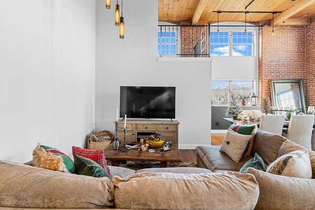 1 Tupperware Dr 221, North Smithfield, RI 02896