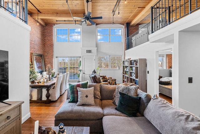 1 Tupperware Dr 221, North Smithfield, RI 02896