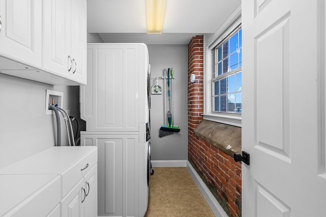 1 Tupperware Dr 221, North Smithfield, RI 02896