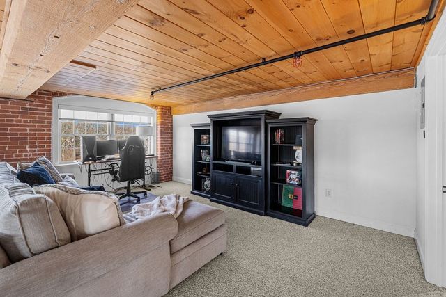 1 Tupperware Dr 221, North Smithfield, RI 02896