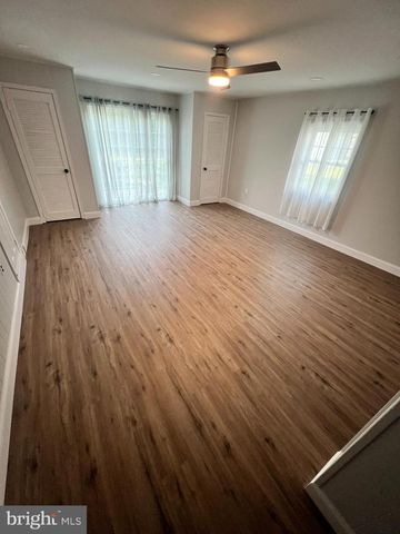 727 AUBURN RD, Fairless Hills, PA 19030