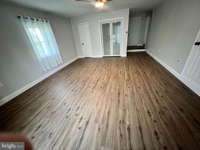 727 AUBURN RD, Fairless Hills, PA 19030
