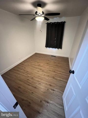 727 AUBURN RD, Fairless Hills, PA 19030