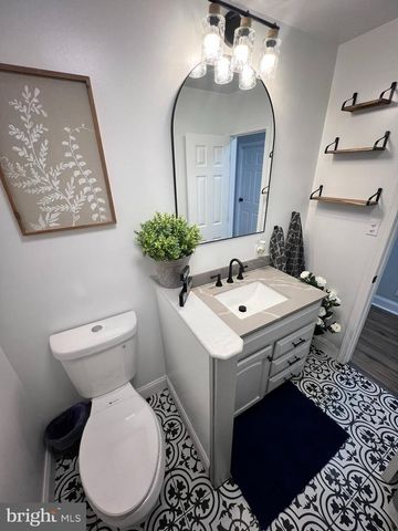 727 AUBURN RD, Fairless Hills, PA 19030