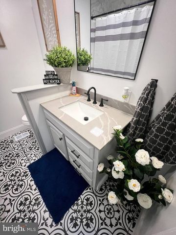 727 AUBURN RD, Fairless Hills, PA 19030